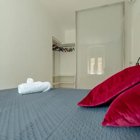 Lz1 - Center With Unique Private Garage Apartament *