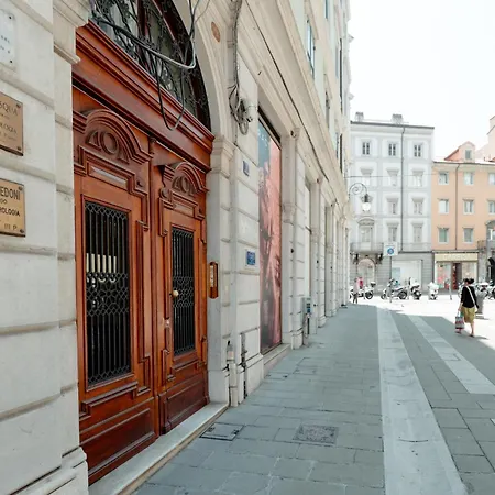 Apartament Lz1 - Center With Unique Private Garage *