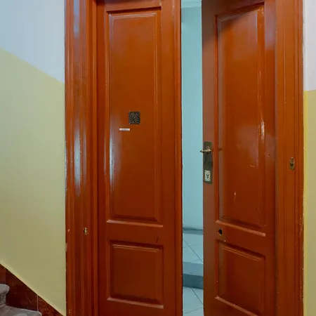 Lz1 - Center With Unique Private Garage Appartement *